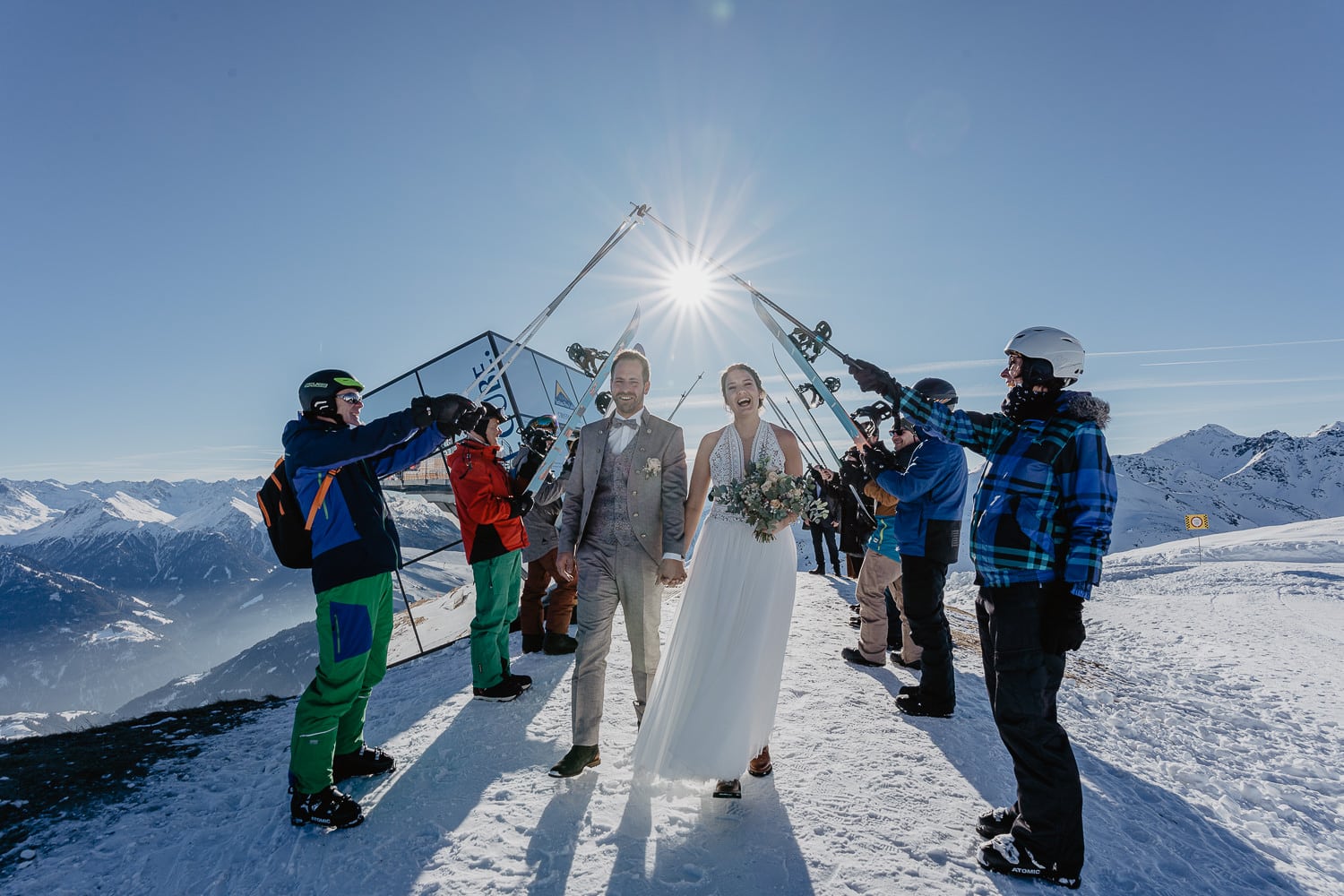 Hochzeitsfotograf Tirol Winterhochzeit Ski Elopement Serfaus Hochzeit Crystal Cube 29