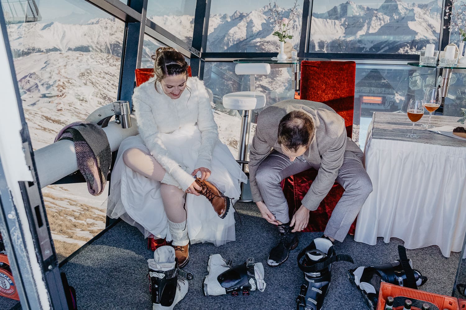 Hochzeitsfotograf Tirol Winterhochzeit Ski Elopement Serfaus Hochzeit Crystal Cube 36